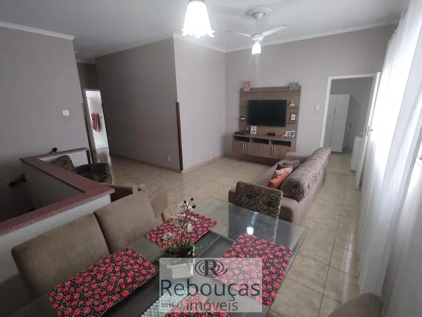 Foto 1 de Casa com 2 Quartos à venda, 94m² em Macuco, Santos