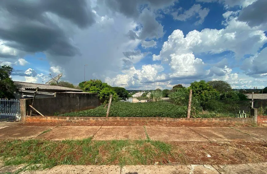 Foto 1 de Lote/Terreno à venda, 450m² em Jardim Alvorada, Maringá