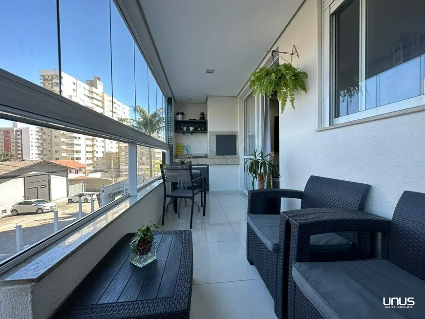 Foto 1 de Apartamento com 3 Quartos à venda, 101m² em Barreiros, São José