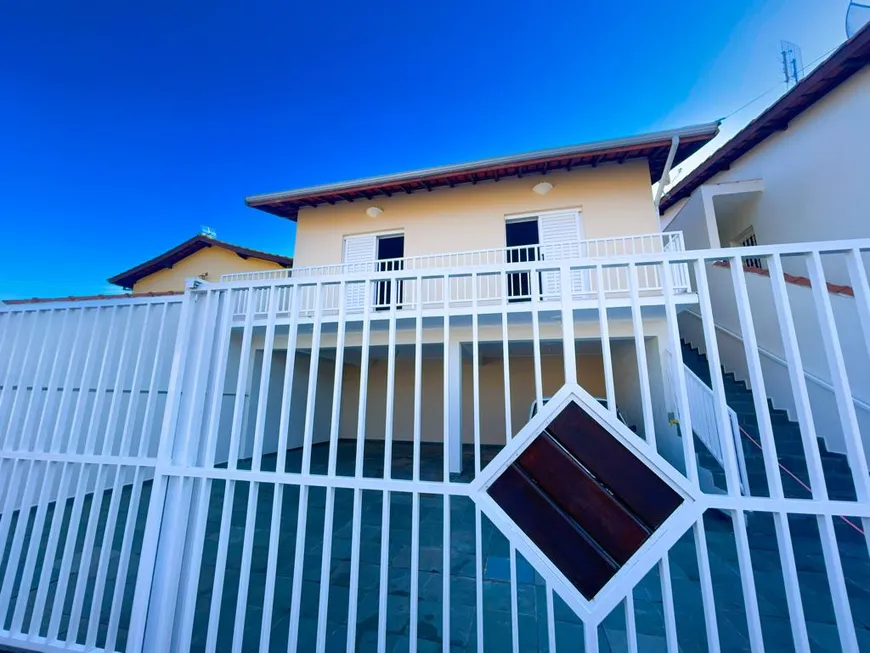 Foto 1 de Casa com 3 Quartos à venda, 250m² em Centro, Socorro