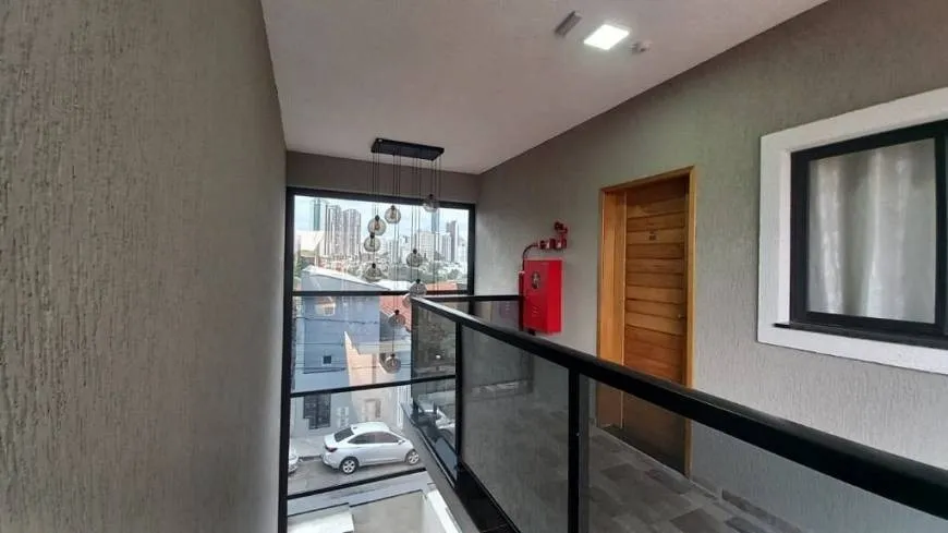 Foto 1 de Apartamento com 2 Quartos para alugar, 42m² em Água Rasa, São Paulo
