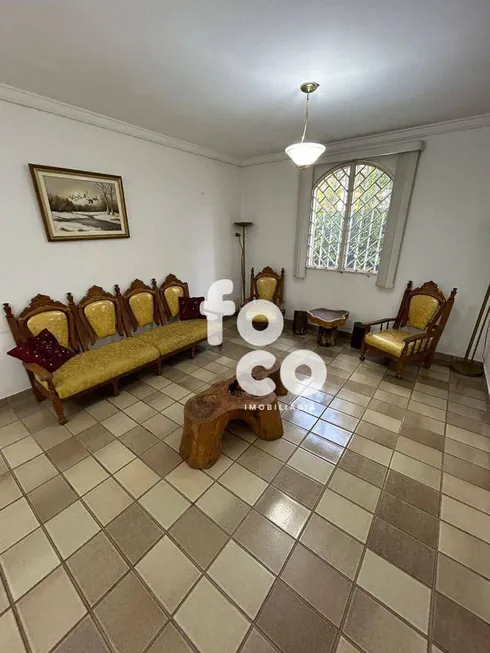 Foto 1 de Sobrado com 5 Quartos à venda, 500m² em Centro, Uberlândia