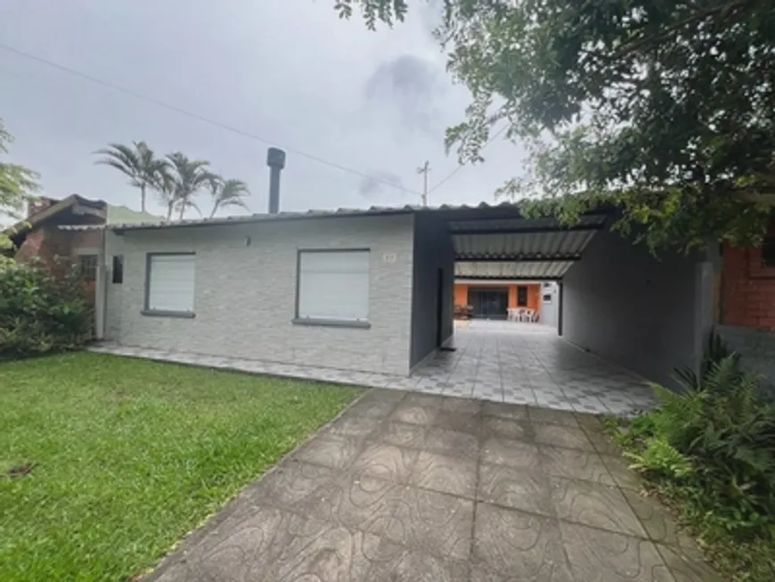 Foto 1 de Casa com 3 Quartos à venda, 190m² em Atlantida Sul, Osório