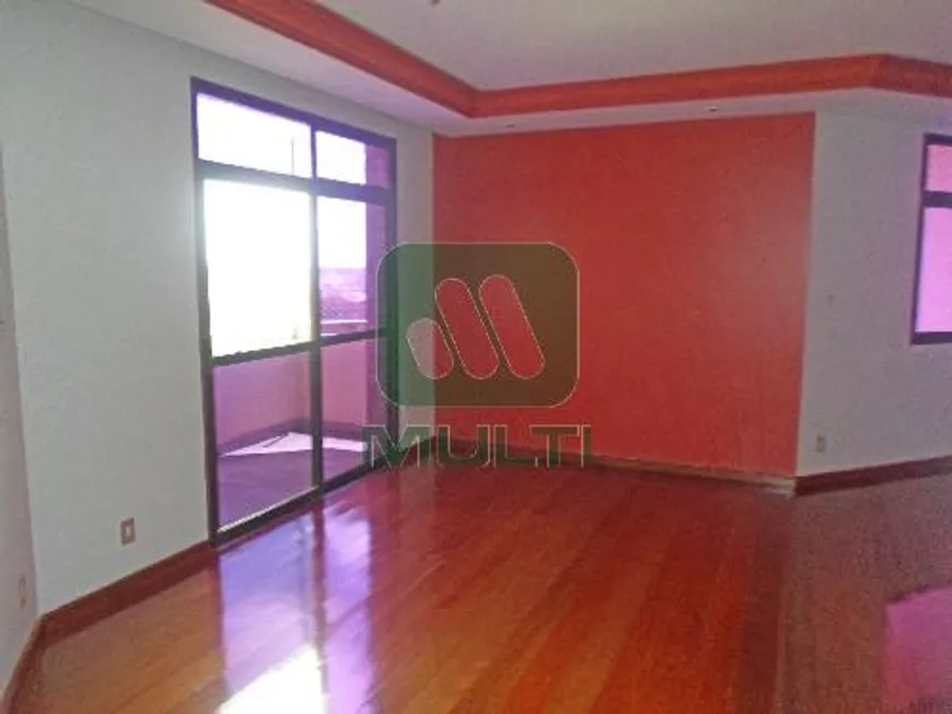 Foto 1 de Apartamento com 3 Quartos para alugar, 80m² em Nossa Senhora Aparecida, Uberlândia