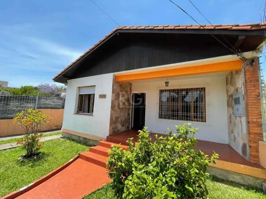 Foto 1 de Casa com 3 Quartos à venda, 255m² em Tristeza, Porto Alegre