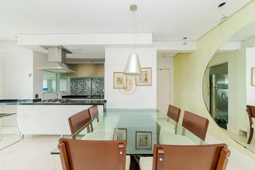Foto 1 de Apartamento com 1 Quarto para alugar, 80m² em Batel, Curitiba