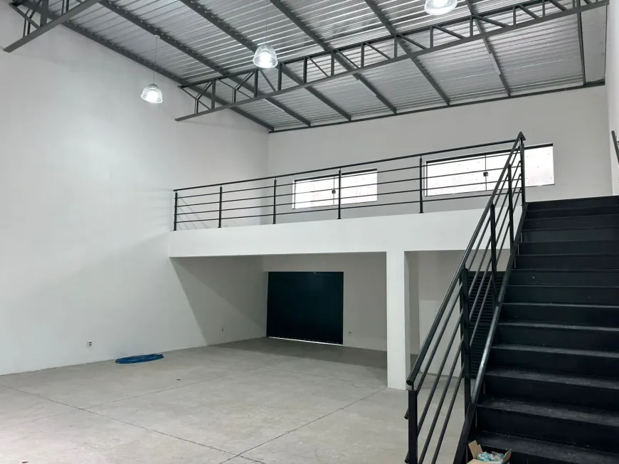 Foto 1 de Galpão/Depósito/Armazém para venda ou aluguel, 200m² em Estancia Jockey Clube, São José do Rio Preto