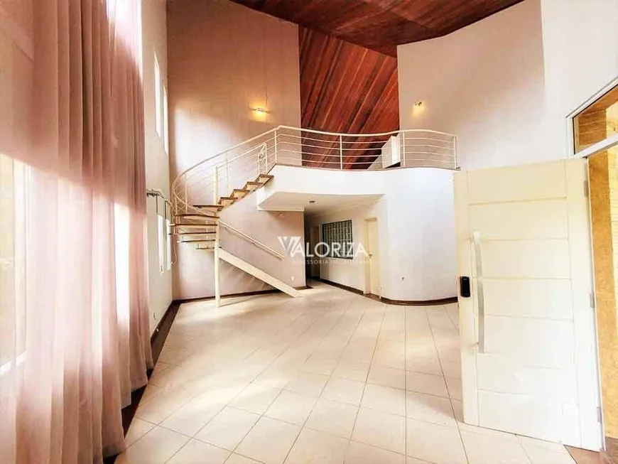 Foto 1 de Casa de Condomínio com 3 Quartos à venda, 350m² em Vivendas do Lago, Sorocaba