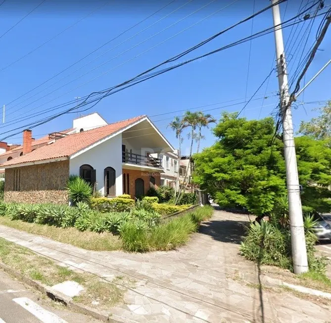 Foto 1 de Casa com 6 Quartos para alugar, 501m² em Chácara das Pedras, Porto Alegre