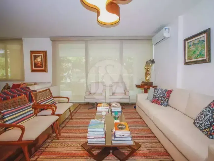 Foto 1 de Apartamento com 4 Quartos à venda, 170m² em Leblon, Rio de Janeiro