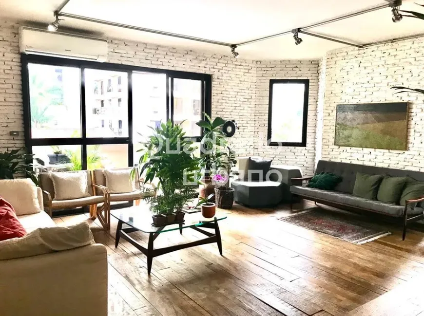 Foto 1 de Apartamento com 3 Quartos à venda, 160m² em Jardim Paulista, São Paulo