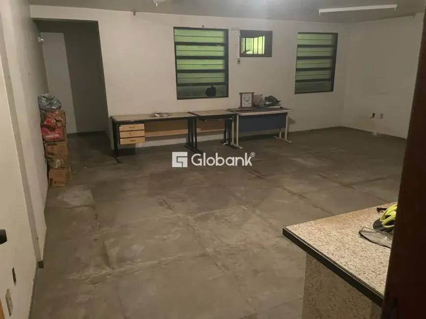 Foto 1 de Sala Comercial para alugar, 192m² em Centro, Montes Claros