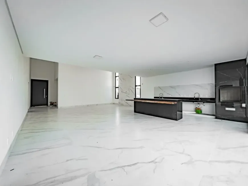 Foto 1 de Casa de Condomínio com 3 Quartos à venda, 260m² em Alphaville, Uberlândia