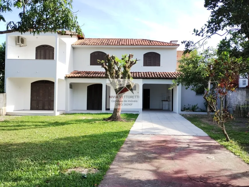 Foto 1 de Casa com 3 Quartos à venda, 185m² em Ingleses do Rio Vermelho, Florianópolis