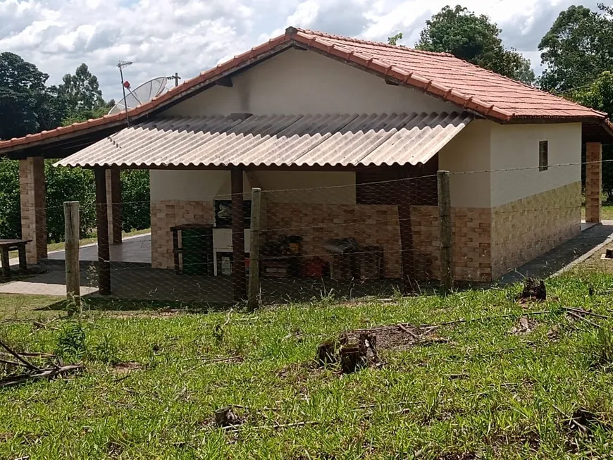 Foto 1 de Fazenda/Sítio com 2 Quartos à venda, 90m² em Zona Rural, Angatuba