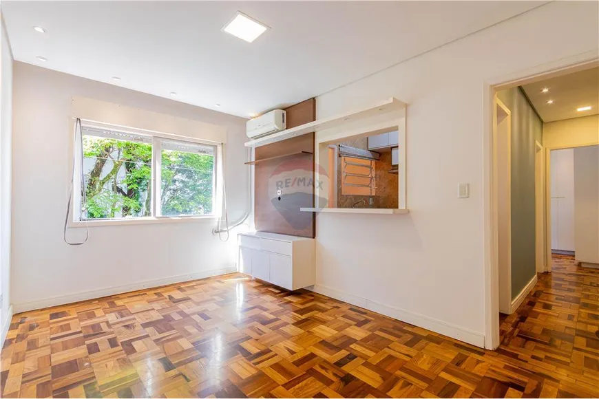 Foto 1 de Apartamento com 1 Quarto à venda, 42m² em Menino Deus, Porto Alegre