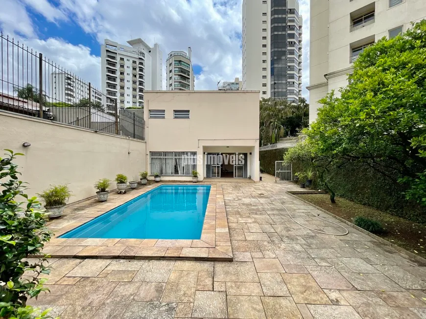 Foto 1 de Sobrado com 4 Quartos para venda ou aluguel, 394m² em Campo Belo, São Paulo
