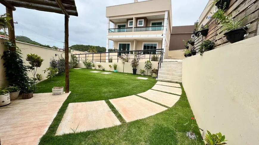 Foto 1 de Casa com 2 Quartos à venda, 92m² em Parque Balneario Sao Francisco, Cabo Frio