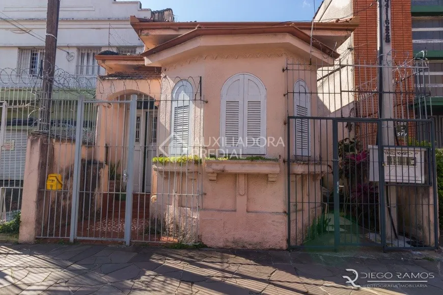 Foto 1 de Casa com 4 Quartos à venda, 224m² em Rio Branco, Porto Alegre