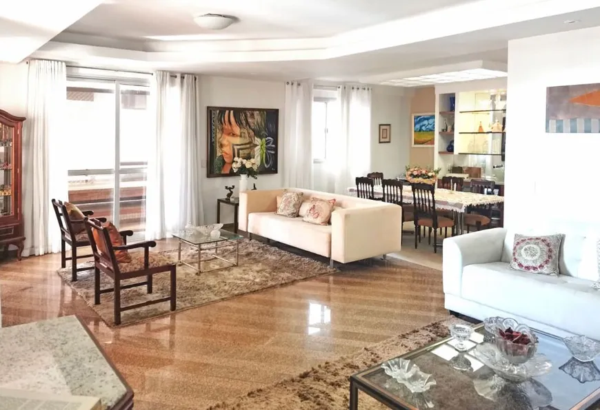 Foto 1 de Apartamento com 4 Quartos à venda, 240m² em Setor Bueno, Goiânia