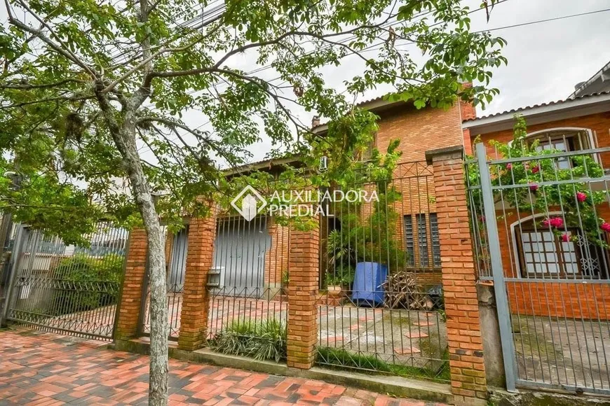 Foto 1 de Casa com 4 Quartos à venda, 300m² em Cristal, Porto Alegre