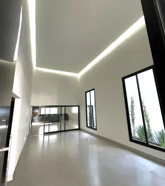 Foto 1 de Casa com 3 Quartos à venda, 248m² em Cidade Jardim, Uberlândia