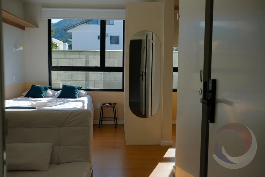 Foto 1 de Apartamento com 1 Quarto à venda, 23m² em Cachoeira do Bom Jesus, Florianópolis