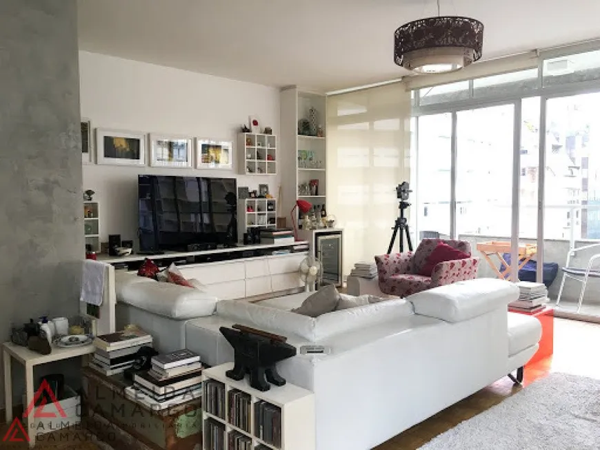 Foto 1 de Apartamento com 2 Quartos à venda, 193m² em Higienópolis, São Paulo