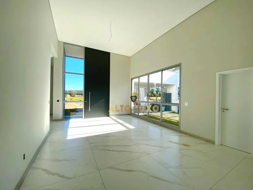 Foto 1 de Casa de Condomínio com 4 Quartos à venda, 348m² em Santos Dumont, Lagoa Santa
