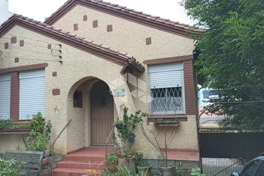 Foto 1 de Casa com 3 Quartos à venda, 184m² em Higienópolis, Porto Alegre