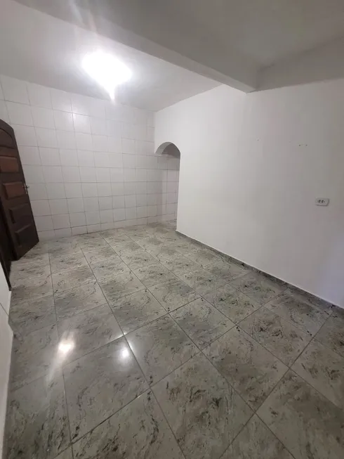 Foto 1 de Casa com 2 Quartos à venda, 350m² em Jardim Irapiranga, São Paulo