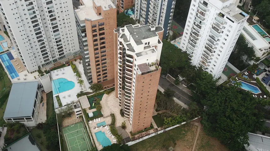 Foto 1 de Apartamento com 3 Quartos à venda, 139m² em Morumbi, São Paulo