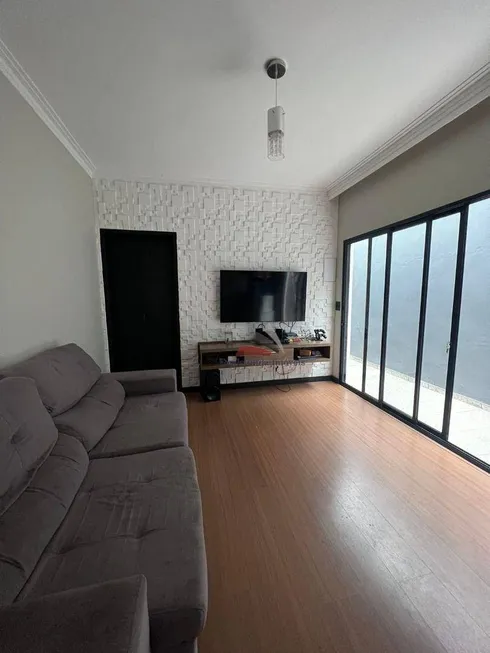 Foto 1 de Casa com 3 Quartos à venda, 110m² em Jardim América, Poá