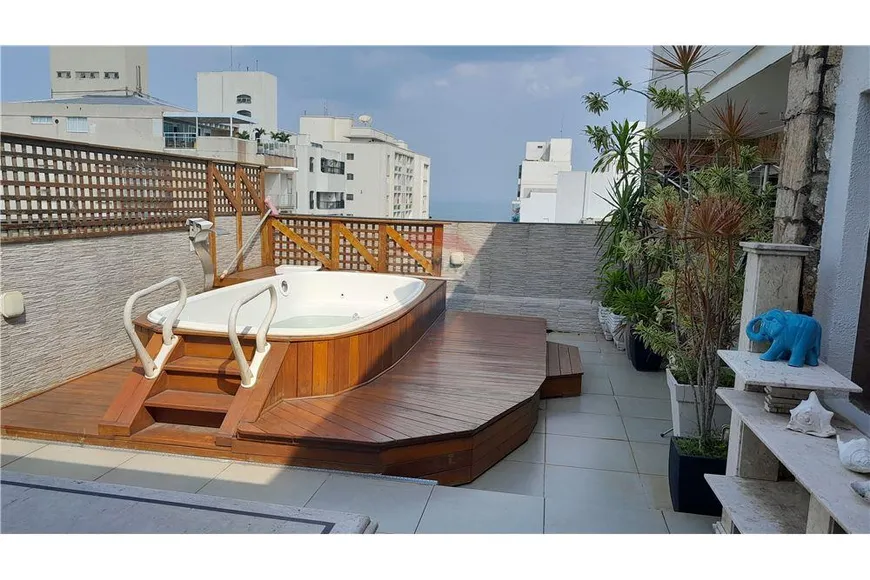 Foto 1 de Cobertura com 3 Quartos à venda, 319m² em Pitangueiras, Guarujá