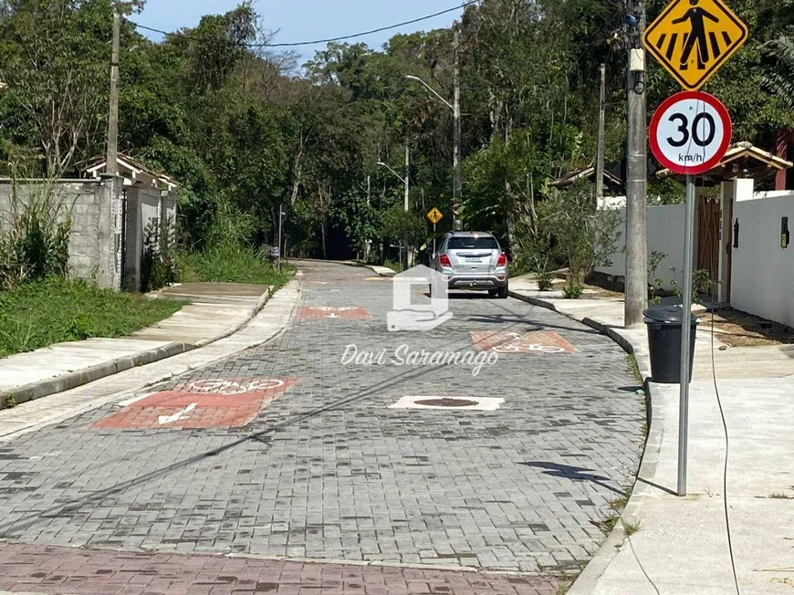 Foto 1 de Lote/Terreno à venda, 390m² em Piratininga, Niterói