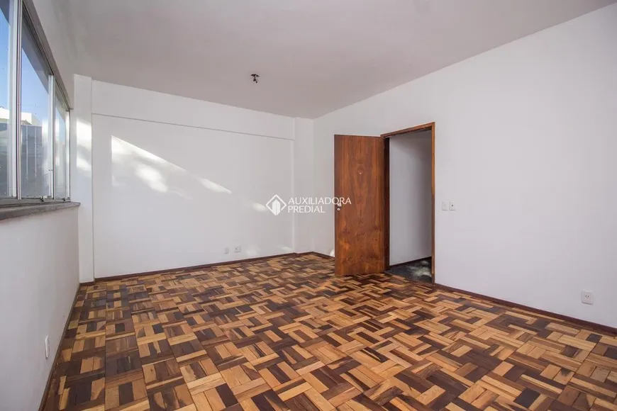 Foto 1 de Sala Comercial para alugar, 31m² em Moinhos de Vento, Porto Alegre