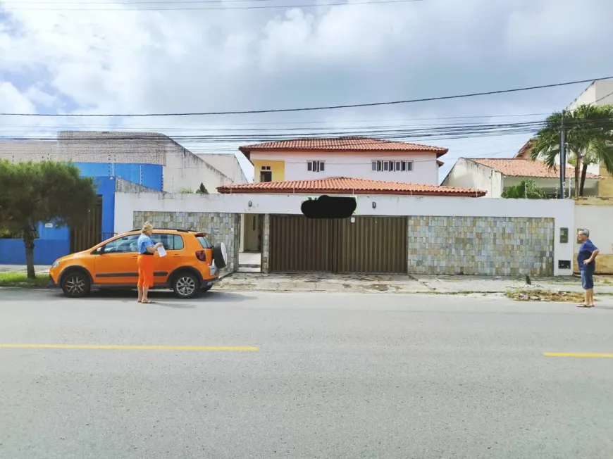 Foto 1 de Casa com 5 Quartos à venda, 400m² em Atalaia, Aracaju