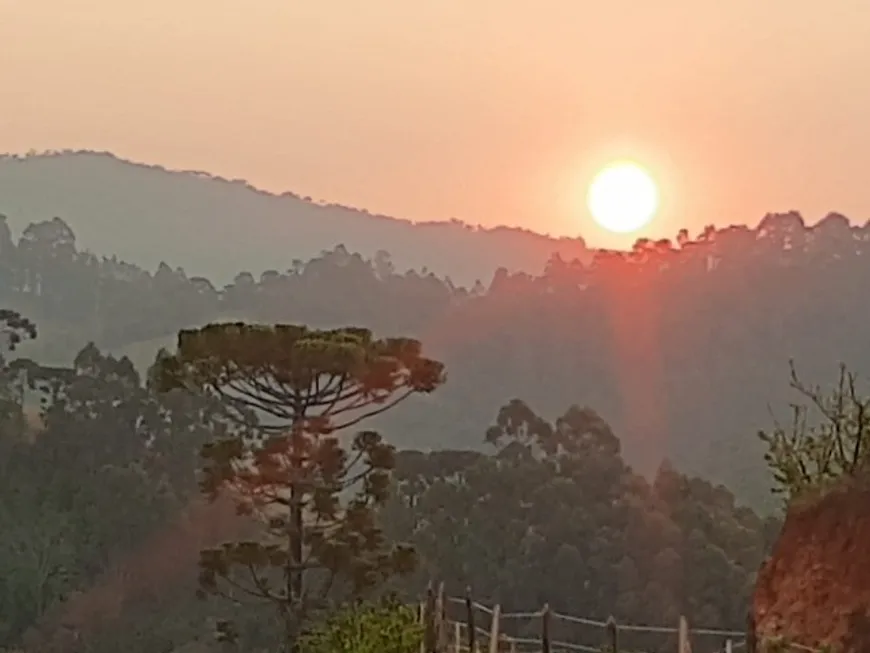 Foto 1 de Fazenda/Sítio com 1 Quarto à venda, 1200m² em Zona Rural, Marmelópolis