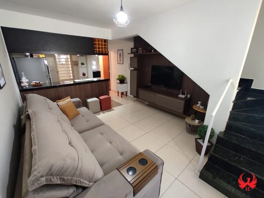 Foto 1 de Casa de Condomínio com 2 Quartos à venda, 82m² em Vale das Orquideas, Contagem