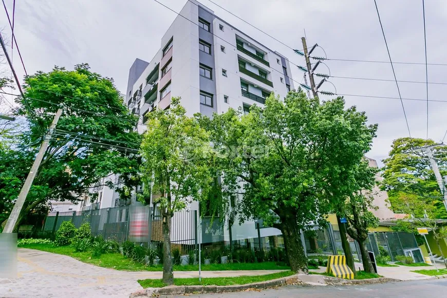 Foto 1 de Apartamento com 2 Quartos à venda, 64m² em Passo da Areia, Porto Alegre