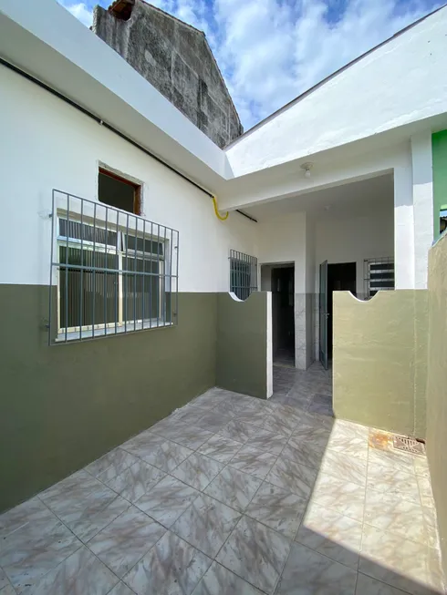 Foto 1 de Casa com 2 Quartos para alugar, 60m² em Irajá, Rio de Janeiro