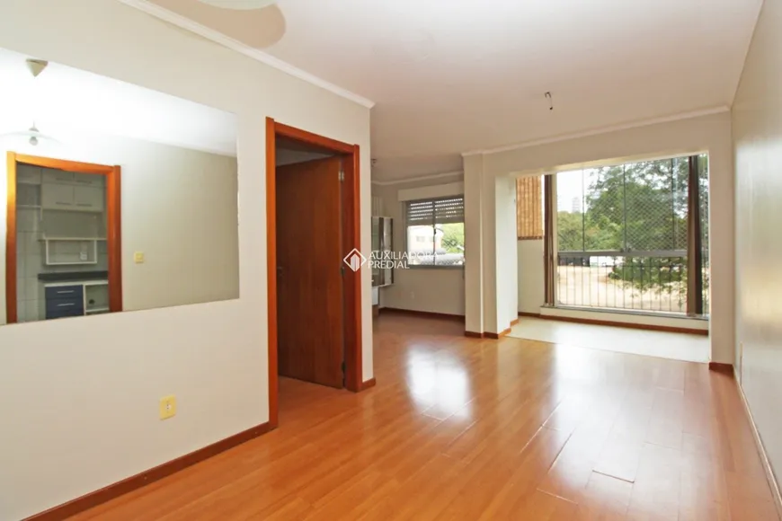 Foto 1 de Apartamento com 3 Quartos à venda, 76m² em São Sebastião, Porto Alegre