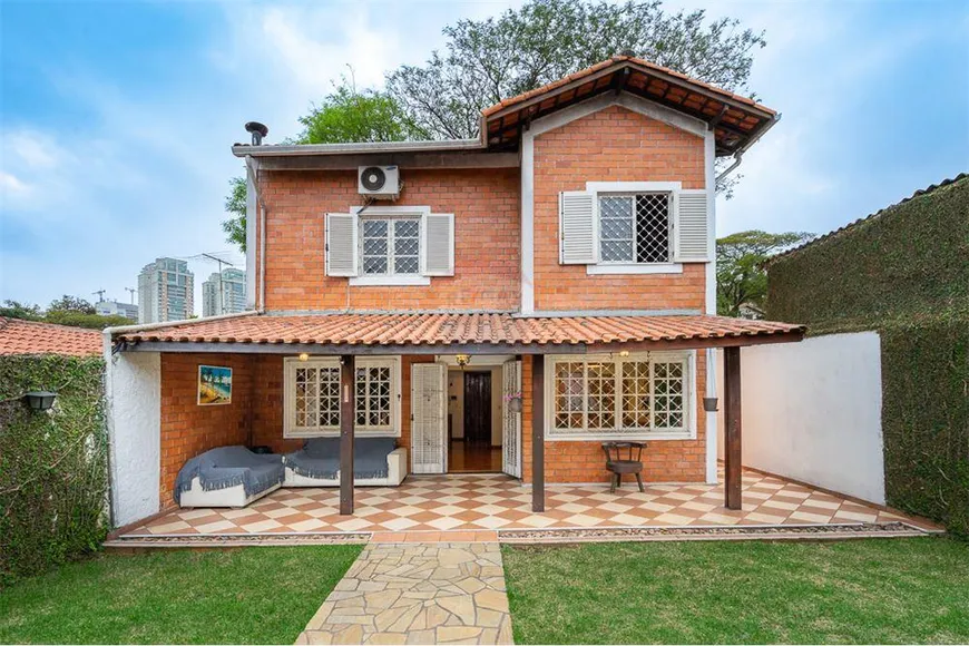 Foto 1 de Casa com 3 Quartos à venda, 277m² em Jardim Petrópolis, São Paulo