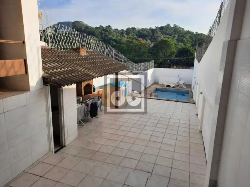 Foto 1 de Casa de Condomínio com 3 Quartos à venda, 380m² em Anil, Rio de Janeiro