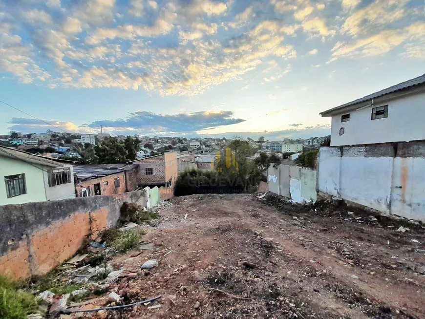 Foto 1 de Lote/Terreno à venda, 432m² em Guarani, Colombo