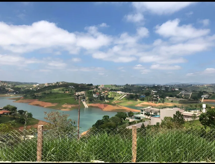 Foto 1 de Fazenda/Sítio com 3 Quartos à venda, 240m² em Portal de Igarata, Igaratá