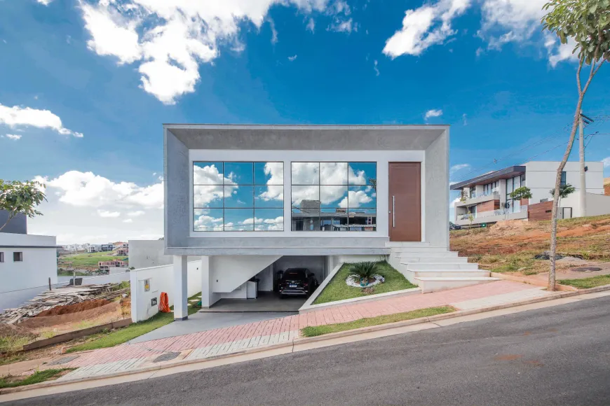 Foto 1 de Casa de Condomínio com 4 Quartos à venda, 370m² em Salvaterra, Juiz de Fora