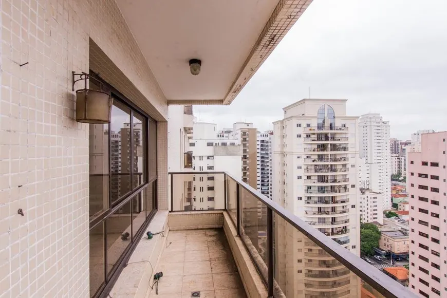 Foto 1 de Apartamento com 4 Quartos à venda, 270m² em Moema, São Paulo
