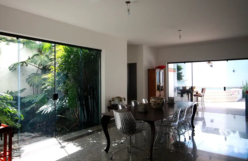 Foto 1 de Casa com 4 Quartos para alugar, 370m² em Belvedere, Belo Horizonte