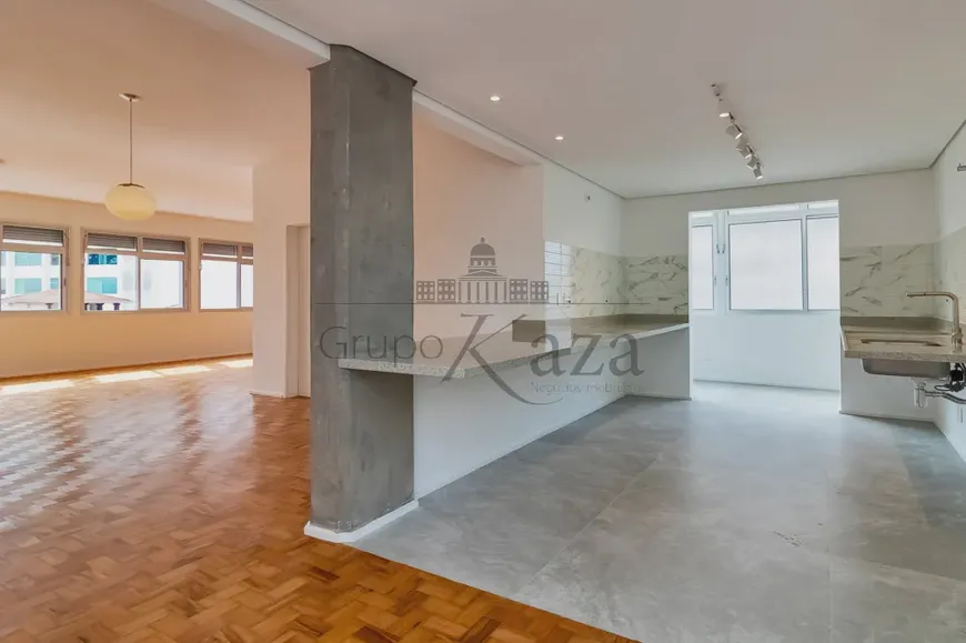 Foto 1 de Apartamento com 3 Quartos à venda, 154m² em Higienópolis, São Paulo